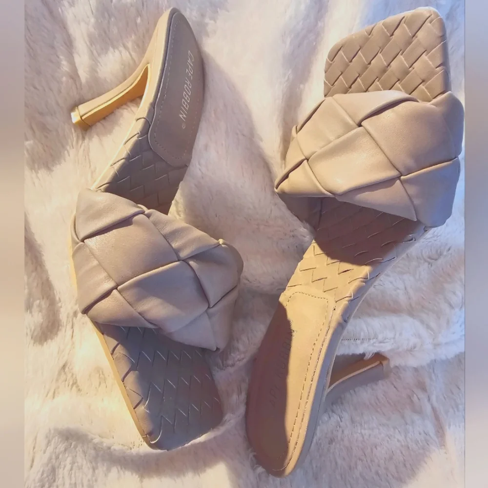 High heels - Picture 2 of 4